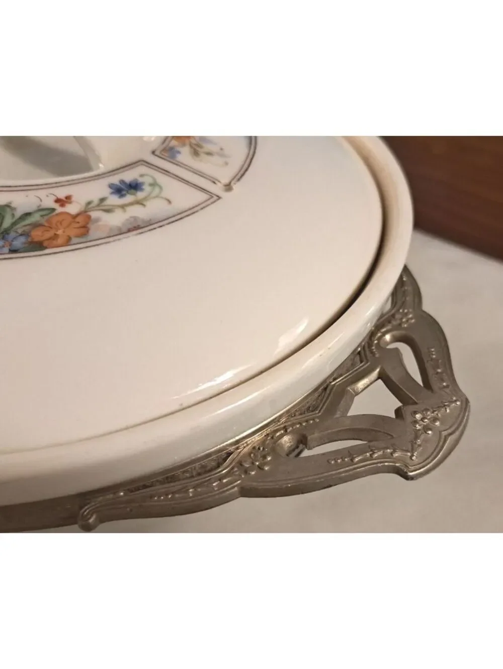 Vintage 1930's Royal Rochester Round Covered Baking Casserole Dish & Stand